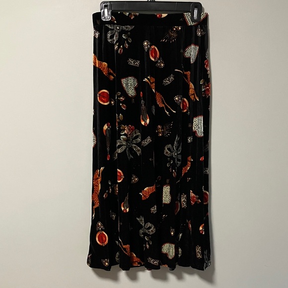 Maeve Anthropologie Montparnasse Black Patterned Velvet Pleated Skirt - Picture 5 of 9